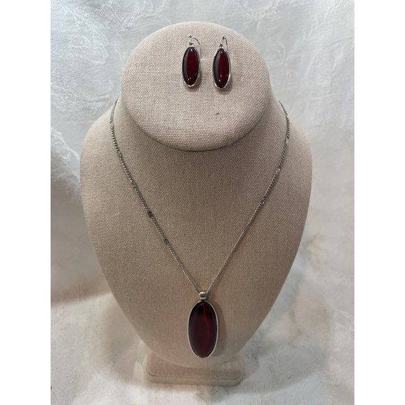 Stunning Set Earrings & Necklace18” Statement Piece Silvertone - Picture 1 of 3